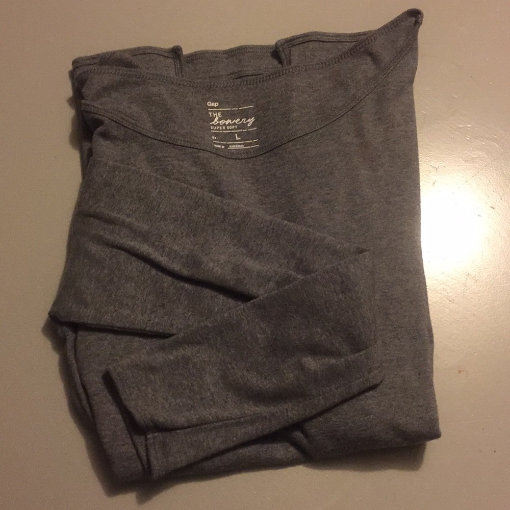 Like New Gray Tunic Top